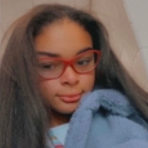 Meet your Posher, Zaraih - Picture 1 of 1